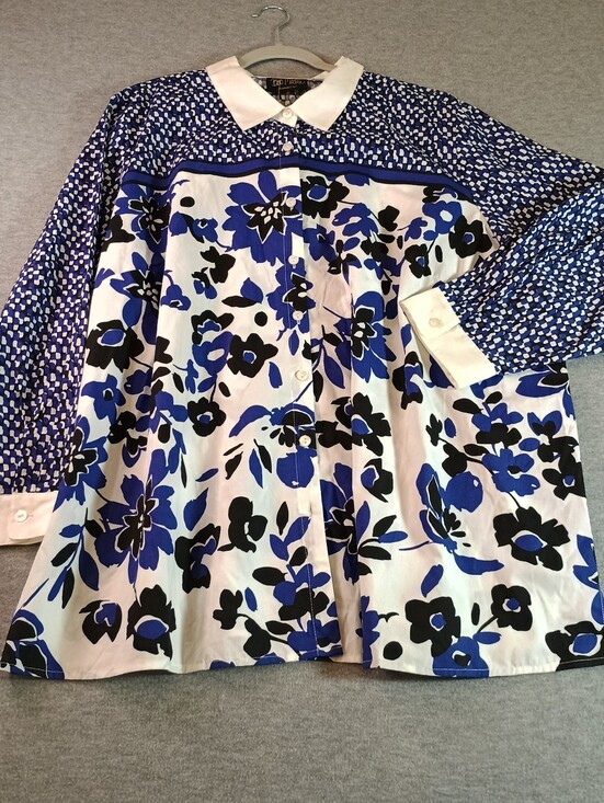 Bob Mackie Tops - Bob Mackie Women's Size 3X Blue Floral Button-Front Dress with White Collar